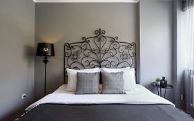 Captivating Old Town Apartment