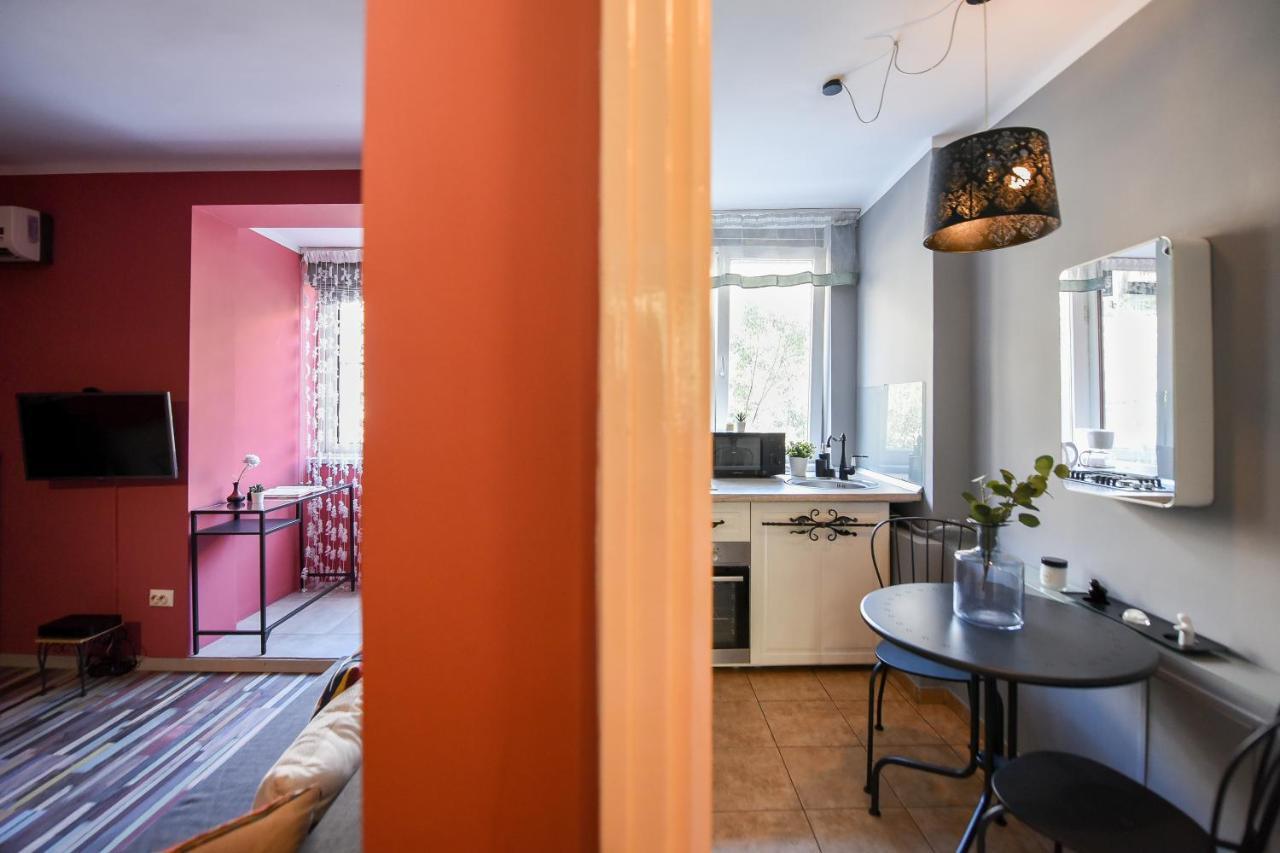 Captivating Old Town Apartment Бухарест Экстерьер фото